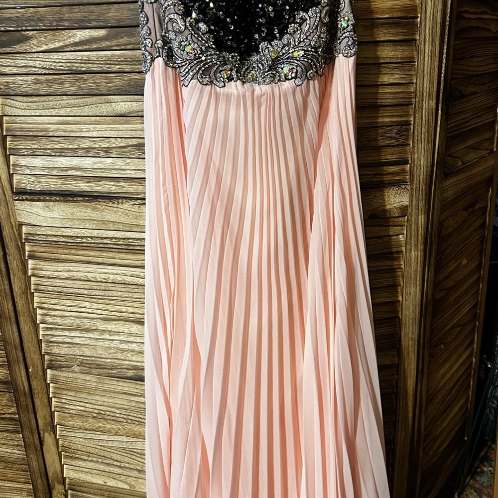 Tony Bowls prom dress, size 18(fits like 14)